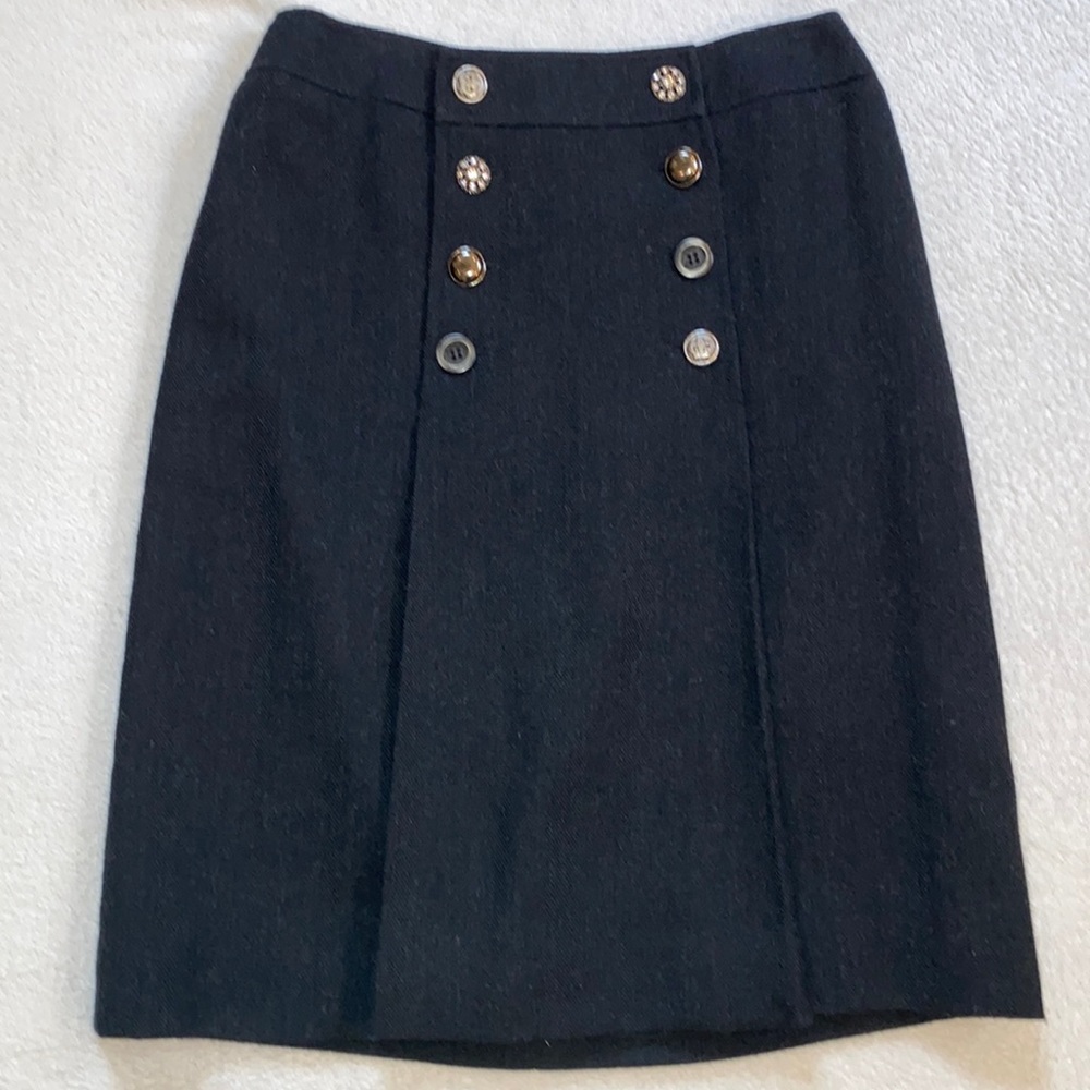 Carlisle black wool Mismatched buttons detail front midi skirt Sz 4 EUC